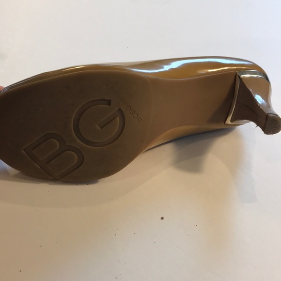 BCBGeneration Neutral Heels / Pumps Size 6-1/2 - Picture 5 of 6